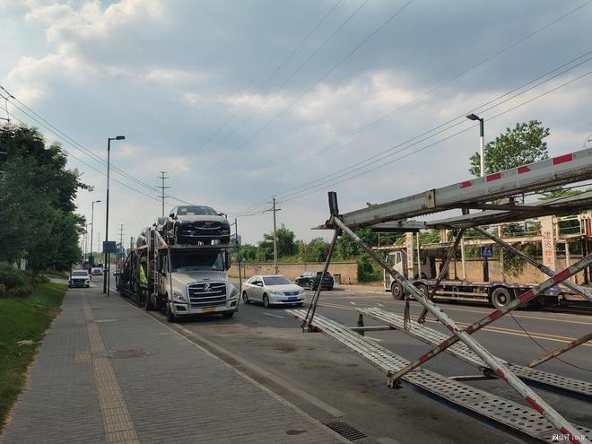 托运家用轿车有哪些(图2) 车辆保险费用_轿车托运费用计算方式_家用轿车托运注意事项