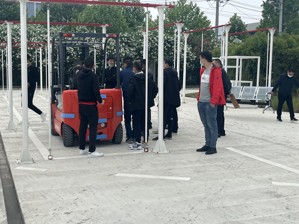 淮南吊车培训-芜湖国力叉车培训(在线咨询)-吊车培训学校(图9) 叉车考证要求_广州叉车考证 叉车培训_叉车培训内容