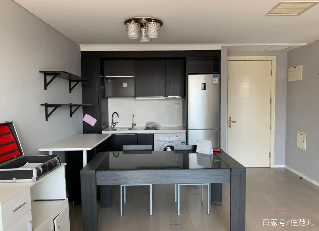 大红大绿80㎡,竟然搭出最高级的北欧风!(图2) 精品小户型欧式装修_82平米小户型改造_全屋开放式厨房餐厅设计