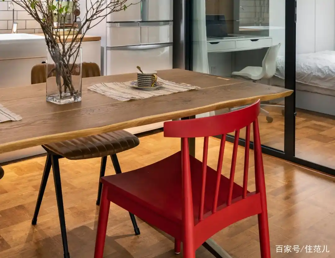 大红大绿80㎡,竟然搭出最高级的北欧风!(图10) 82平米小户型改造_精品小户型欧式装修_全屋开放式厨房餐厅设计