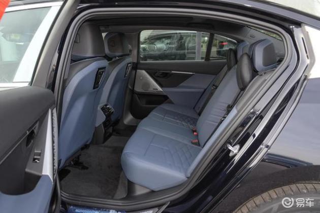 2025款(改款)宝马i5上市,提供后驱和四驱,售价43.99万元起(图15) 宝马新车15万_2025款宝马i5配置调整_宝马i5改款价格对比