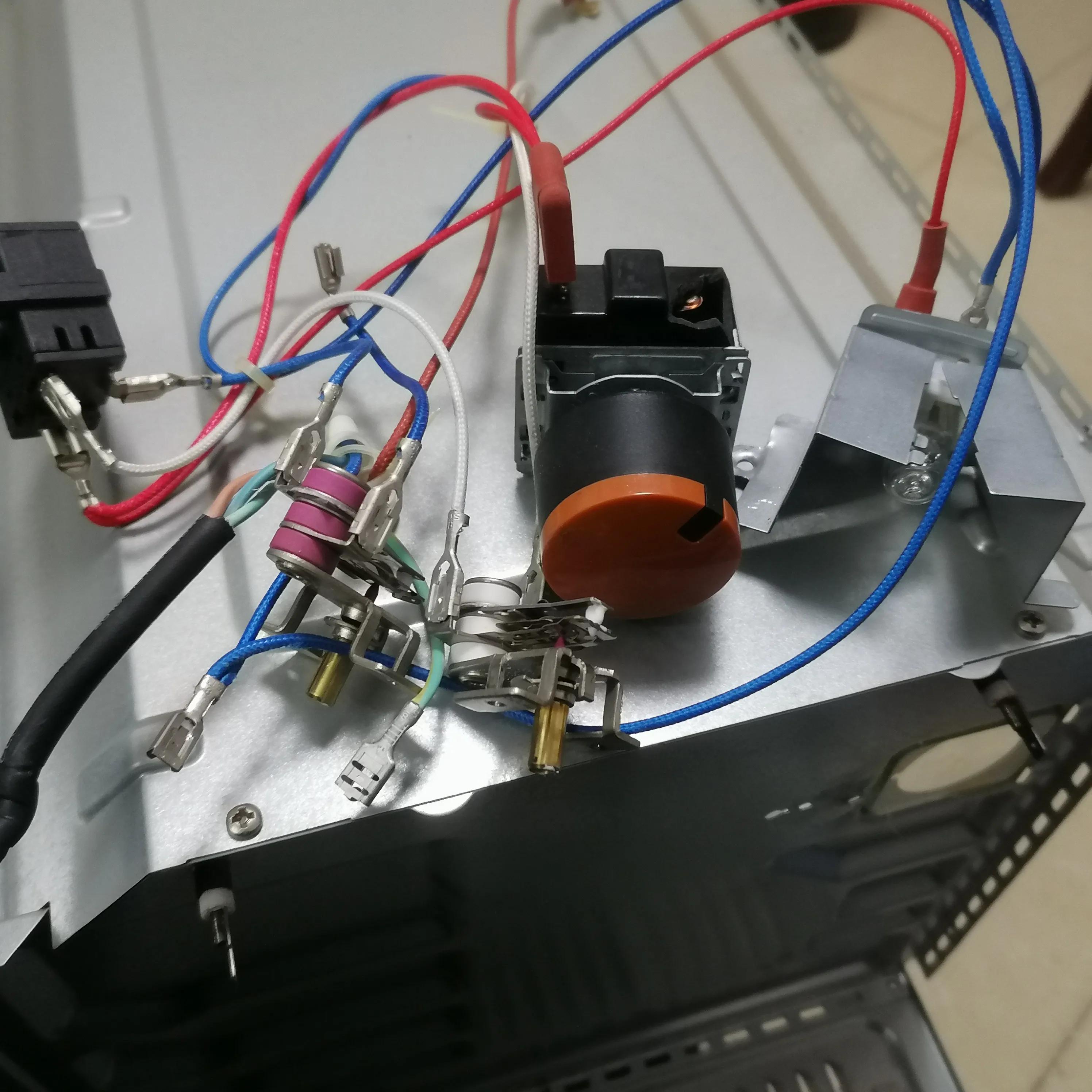 美的电烤箱维修拆解_电烤箱定时器接线柱断维修教程_电烤箱修理