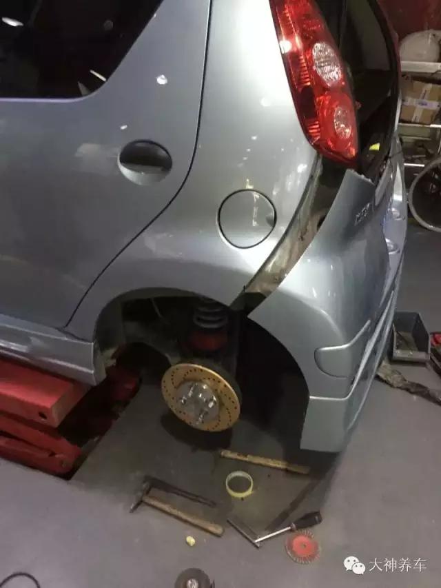 看上了比亚迪F0,手闲,一不小心就把它改了!(图17) 比亚迪f0加尾翼好审车吗_蛋蛋汽车改装案例_比亚迪F0改装