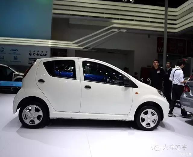 看上了比亚迪F0,手闲,一不小心就把它改了!(图4) 蛋蛋汽车改装案例_比亚迪F0改装_比亚迪f0加尾翼好审车吗