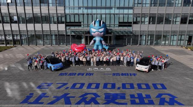 四十不惑 | 上汽大众40年:10个值得记忆的历史瞬间(上)(图8) 上海大众桑塔纳发展史_大众神车_上海大众汽车工业转型历程