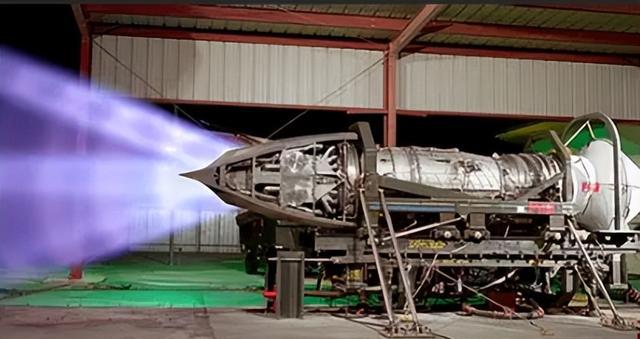 涡扇15追了十几年,转头一看才发现:全球最强发动机原来是自己?(图4) F-22猛禽发动机性能数据_涡扇-15发动机研发历程_运12f发动机