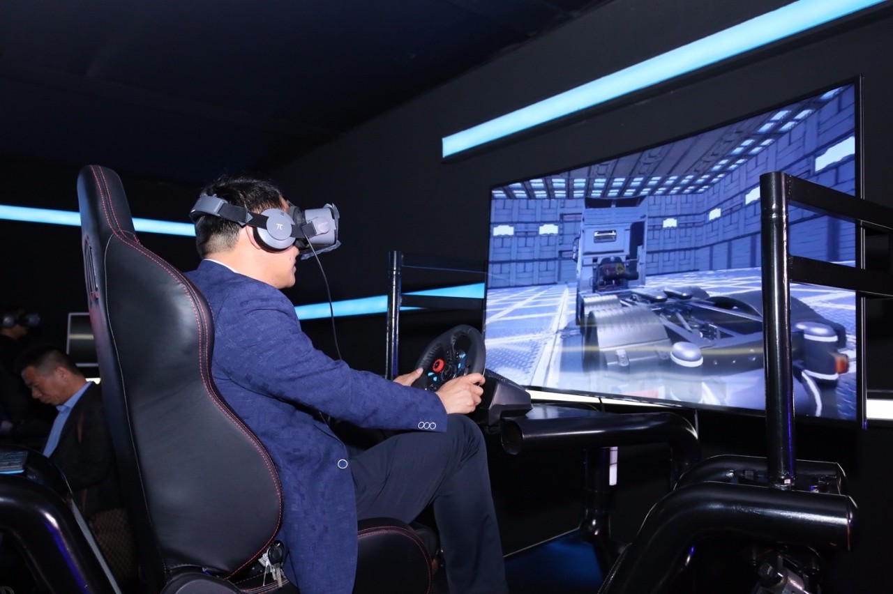 由内而外的“质变”:欧曼EST超级卡车接轨国际潮流(图6) 欧曼est发动机_科技时尚碰撞_欧曼EST超级卡车