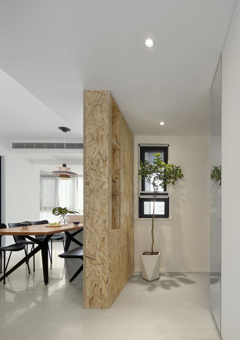 全房铺地砖,墙面刷大白,就是这么的简单,家人却非常满意(图3) 墙面装饰留白_全房铺地砖墙面刷大白装修案例_年轻夫妇实用温馨装修设计