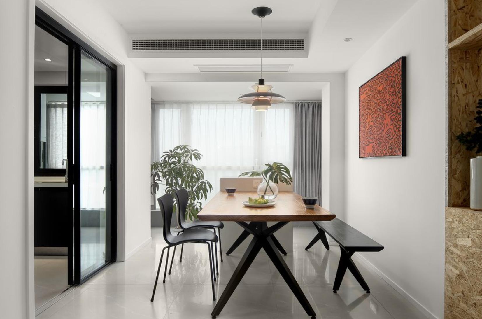 全房铺地砖,墙面刷大白,就是这么的简单,家人却非常满意(图5) 年轻夫妇实用温馨装修设计_全房铺地砖墙面刷大白装修案例_墙面装饰留白