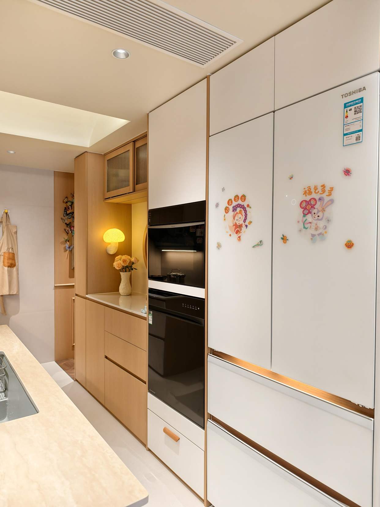 晒晒网友家厨房的“9个实用设计”,真是脑洞大开,效果太绝了!(图13) 304不锈钢台面厨房_烘焙店吧台装饰图片_厨房设计不合理