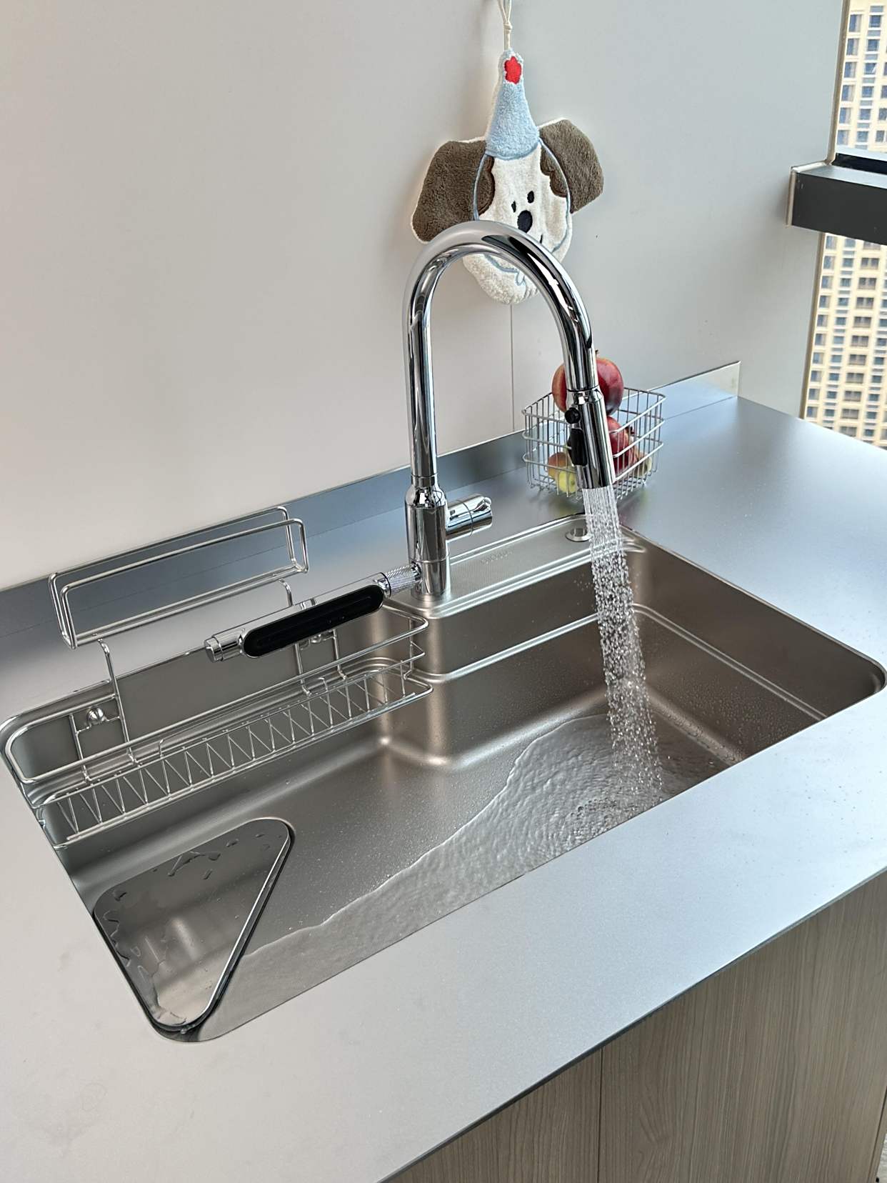 晒晒网友家厨房的“9个实用设计”,真是脑洞大开,效果太绝了!(图3) 烘焙店吧台装饰图片_厨房设计不合理_304不锈钢台面厨房