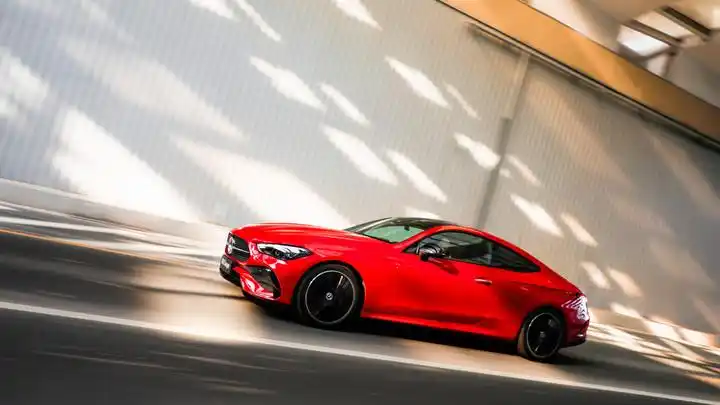 全新梅赛德斯-奔驰CLE轿跑车上市 45.76万元起(图3) CLE 300 4MATIC豪华型轿跑车_奔驰跑车图片30英寸_全新梅赛德斯-奔驰CLE轿跑车