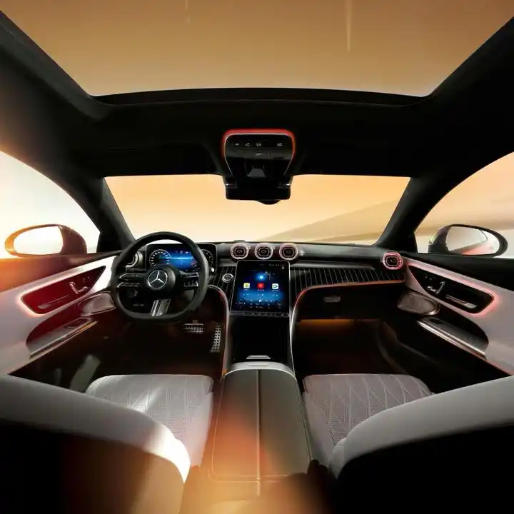 全新梅赛德斯-奔驰CLE轿跑车上市 45.76万元起(图4) 奔驰跑车图片30英寸_全新梅赛德斯-奔驰CLE轿跑车_CLE 300 4MATIC豪华型轿跑车