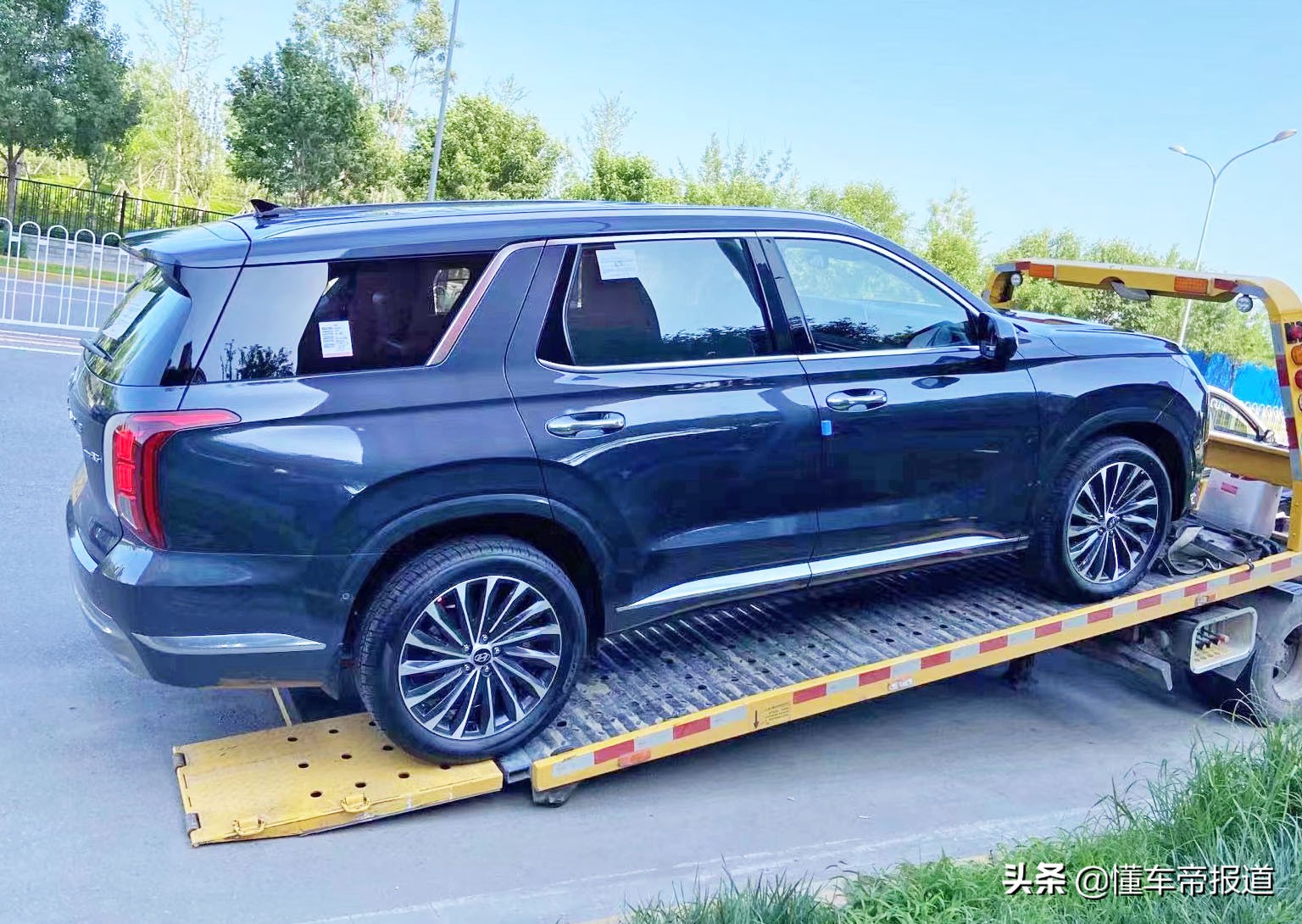 新车 | 现款售29.88万元起,7座+V6动力,现代新款帕里斯帝国内曝光(图4) 新款帕里斯帝参数_帕里斯帝中期改款介绍_现代北京车子报价