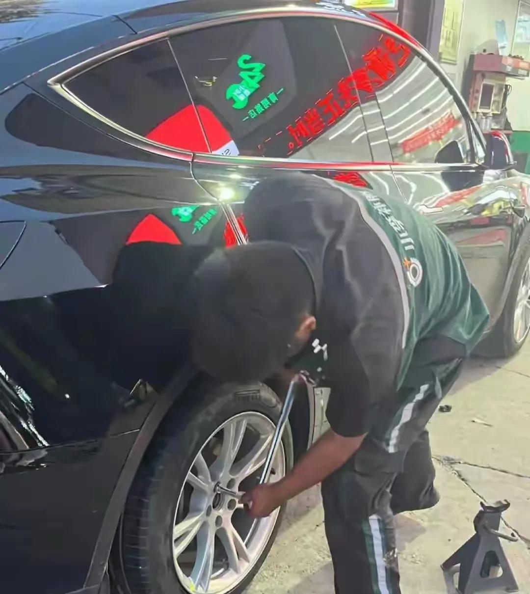 国产轮胎崛起!2025年这6款神胎碾压洋品牌,静音耐磨还不贵!(图3) 2025汽车轮胎品牌排行榜_家用车国货轮胎推荐_300元档神胎评测