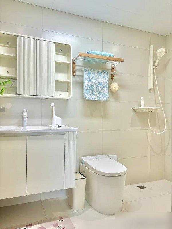 河北夫妇拒绝过度装修,光一个电视背景墙就让无数人效仿,太高级(图12) 装修效果图大全2025图片电视墙_嵌入式家电隐藏式餐桌_装修简单实用设计