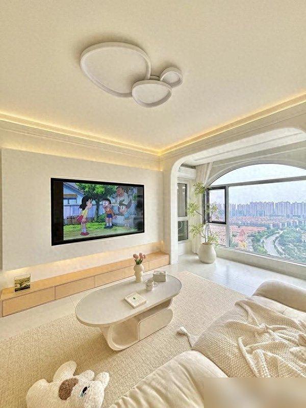 河北夫妇拒绝过度装修,光一个电视背景墙就让无数人效仿,太高级(图16) 嵌入式家电隐藏式餐桌_装修简单实用设计_装修效果图大全2025图片电视墙