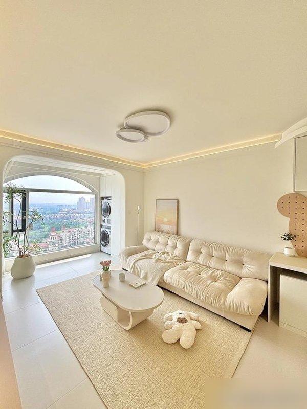 河北夫妇拒绝过度装修,光一个电视背景墙就让无数人效仿,太高级(图5) 装修简单实用设计_装修效果图大全2025图片电视墙_嵌入式家电隐藏式餐桌