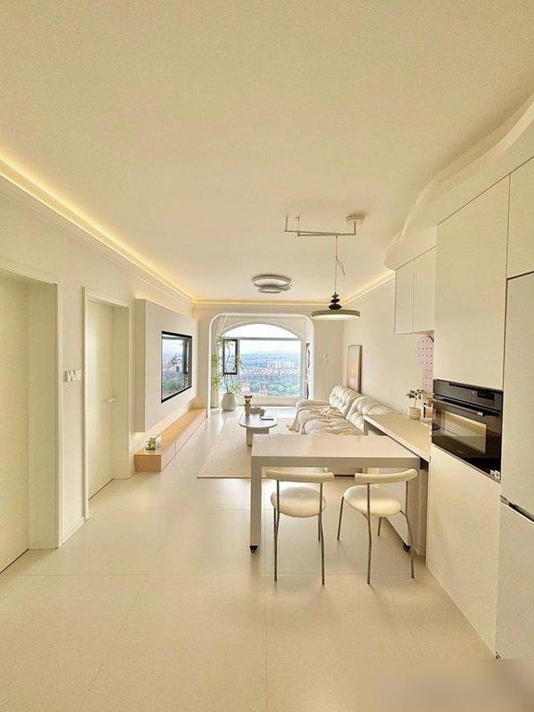 河北夫妇拒绝过度装修,光一个电视背景墙就让无数人效仿,太高级(图6) 装修效果图大全2025图片电视墙_装修简单实用设计_嵌入式家电隐藏式餐桌