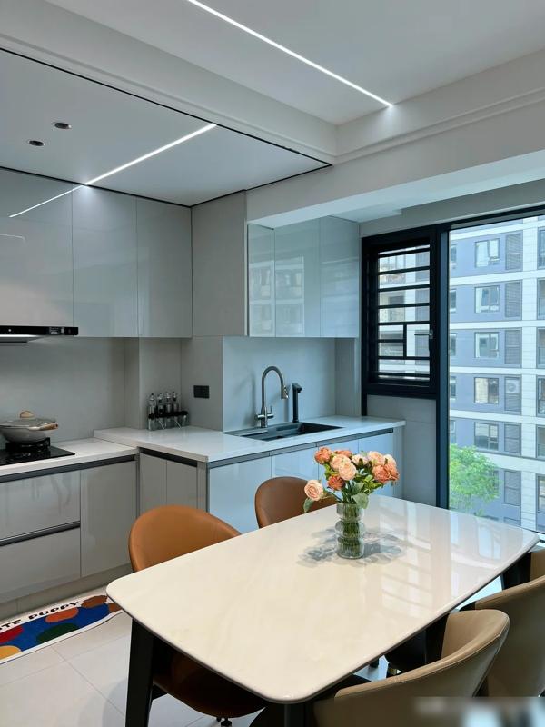 江西一女子的家火了,光一个电视背景墙就让无数人效仿,太实用了(图5) 装修效果图大全2025图片电视墙_自装省钱攻略_大横厅设计技巧