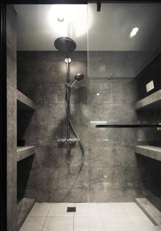 他把电视墙设在过道,完工后堪比“多间房”,全屋挑不出半点毛病(图12) 72㎡小窝改造_玄关吧台设计_装修效果图大全2025图片电视墙