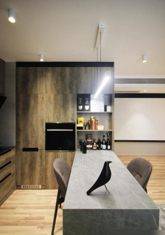 他把电视墙设在过道,完工后堪比“多间房”,全屋挑不出半点毛病(图6) 玄关吧台设计_装修效果图大全2025图片电视墙_72㎡小窝改造