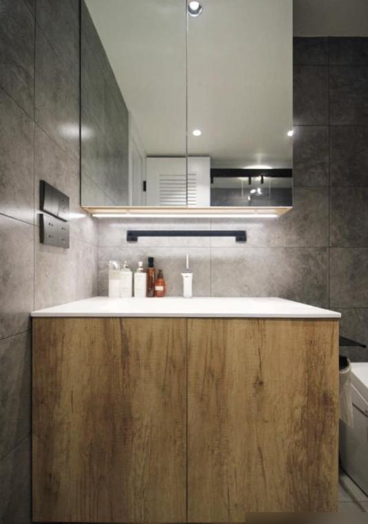 他把电视墙设在过道,完工后堪比“多间房”,全屋挑不出半点毛病(图13) 北京小户型隐形柜装修_装修效果图大全2025图片电视墙_72㎡三室一厅收纳设计