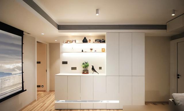 他把电视墙设在过道,完工后堪比“多间房”,全屋挑不出半点毛病(图3) 72㎡三室一厅收纳设计_装修效果图大全2025图片电视墙_北京小户型隐形柜装修