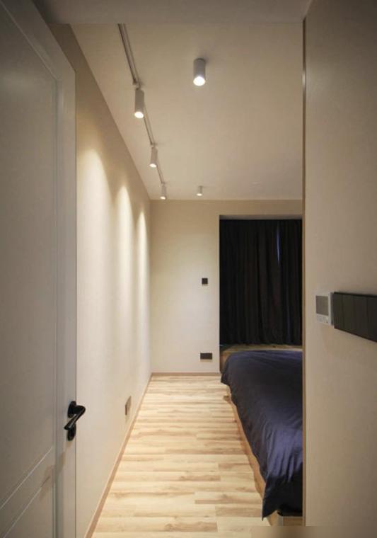 他把电视墙设在过道,完工后堪比“多间房”,全屋挑不出半点毛病(图7) 装修效果图大全2025图片电视墙_北京小户型隐形柜装修_72㎡三室一厅收纳设计