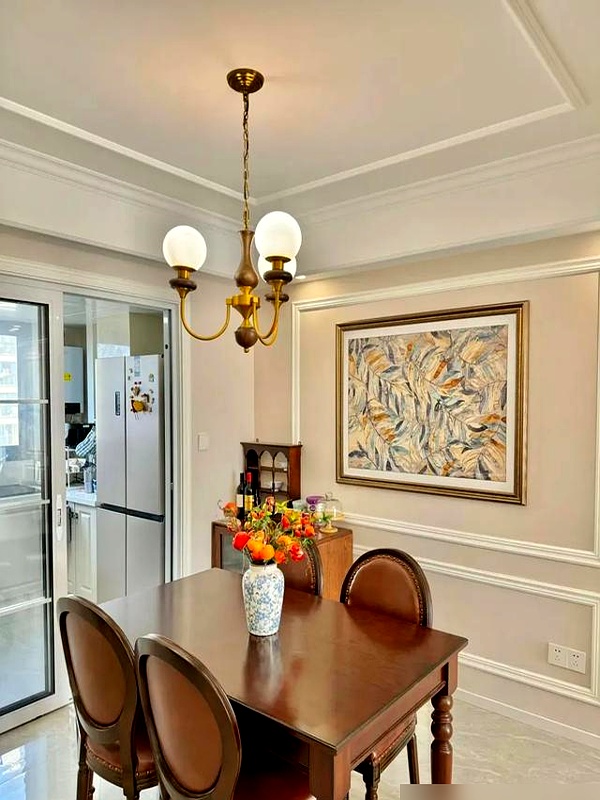 成都一对80后的新房火了,光电视背景墙就让众人惊叹,太有品位了(图5) 环保实木板隐藏功能_装修效果图大全2025图片电视墙_成都80后夫妻通顶电视柜