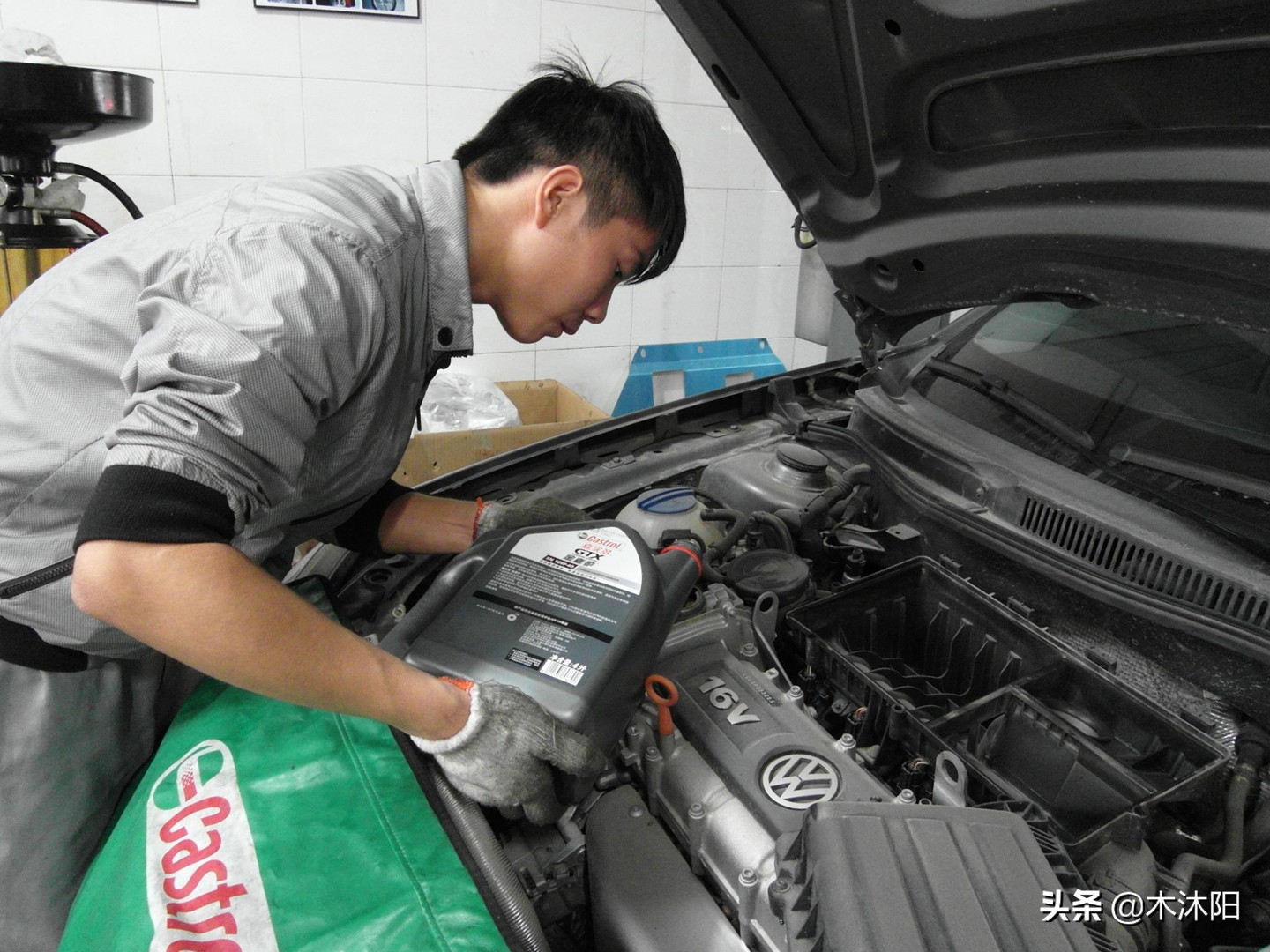 车上显示扳手标志是什么意思?别紧张,这不属于车辆故障(图3) 新车扳手指示灯一直亮_车辆保养周期_保养提示灯