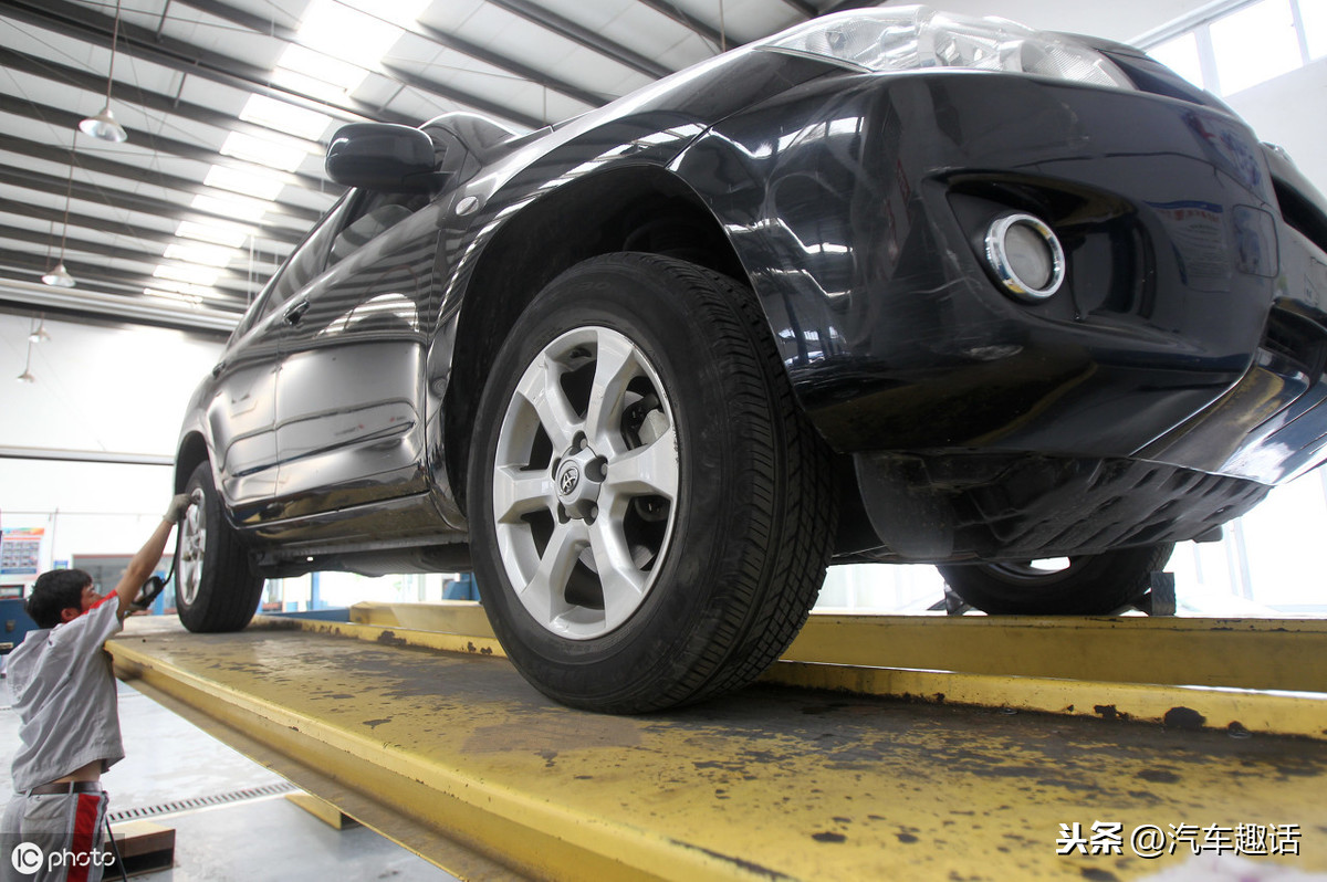 「汽车小知识」汽车仪表显示“一个扳手”,车还能开吗?(图2) 汽车保养扳手灯_汽车仪表扳手灯含义_新车扳手指示灯一直亮