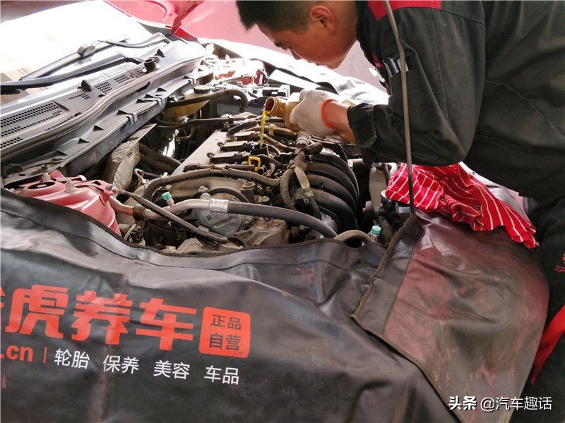 「汽车小知识」汽车仪表显示“一个扳手”,车还能开吗?(图6) 汽车仪表扳手灯含义_汽车保养扳手灯_新车扳手指示灯一直亮