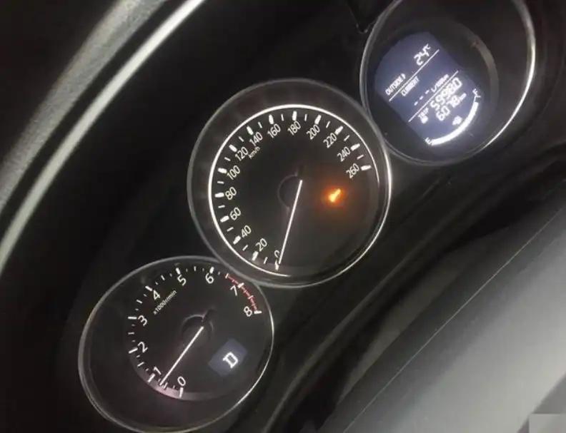 扳手灯亮还能开多久?手把手视频教学,扳手灯一灭就省千元(图2) 扳手灯闪烁状态解读_汽车扳手灯意义_新车扳手指示灯一直亮