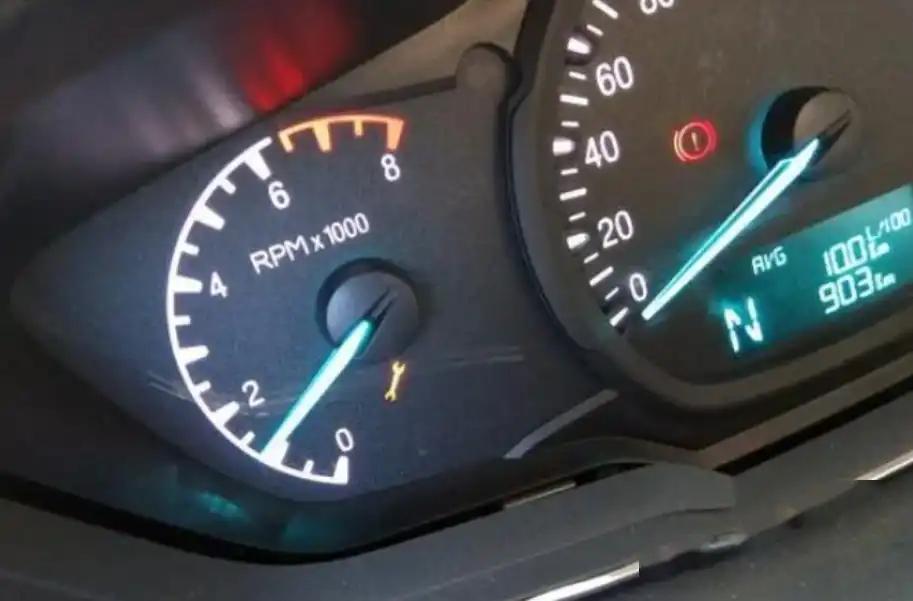 扳手灯亮还能开多久?手把手视频教学,扳手灯一灭就省千元(图3) 汽车扳手灯意义_新车扳手指示灯一直亮_扳手灯闪烁状态解读