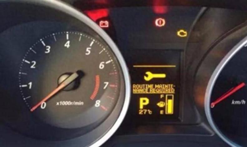 汽车扳手灯亮怎么消除？解决方法详解，为您带来汽车维修的小技巧