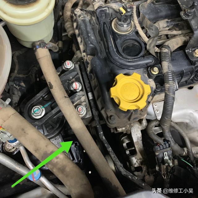 发动机出现叽叽响，众泰车主担忧安全，师傅：别怕，小毛病而已