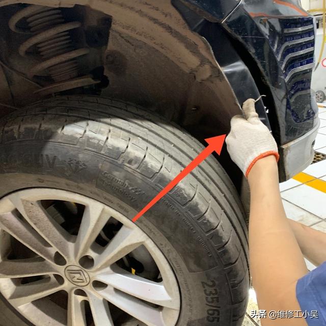 发动机出现叽叽响,众泰车主担忧安全,师傅:别怕,小毛病而已(图2) 尼桑帕拉丁发动机响_发电机皮带涨紧轮损坏_众泰发动机叽叽响