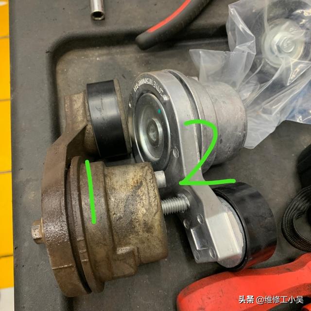 发动机出现叽叽响,众泰车主担忧安全,师傅:别怕,小毛病而已(图6) 众泰发动机叽叽响_尼桑帕拉丁发动机响_发电机皮带涨紧轮损坏