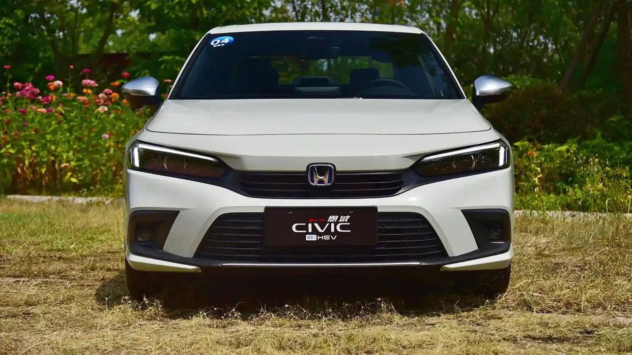 本田飞度动力操控好稳定耐用省心省油保值率高_本田思域A+级轿车1.5T地球梦发动机182匹马力_本田轿车哪款好