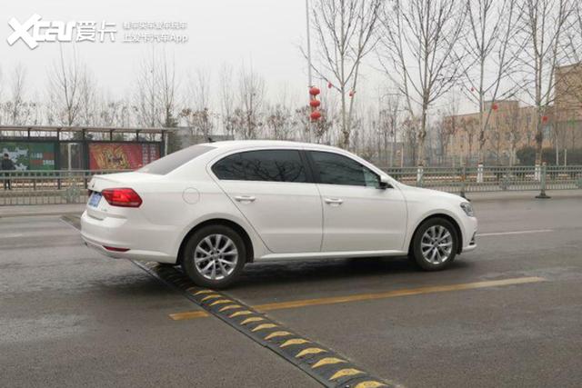 汽车异响原因解决方法_尼桑帕拉丁发动机响_发动机皮带老化异响处理