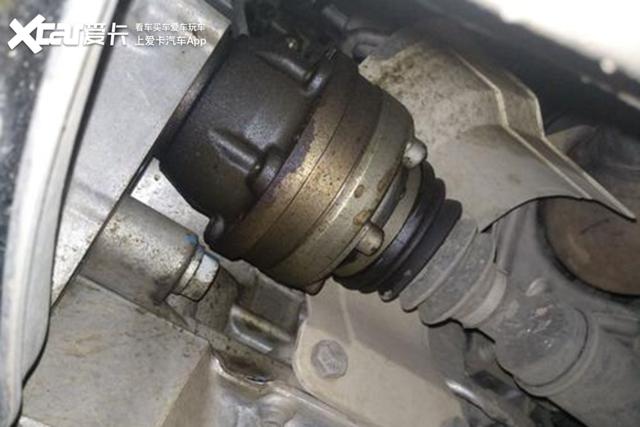 尼桑帕拉丁发动机响_汽车异响原因解决方法_发动机皮带老化异响处理