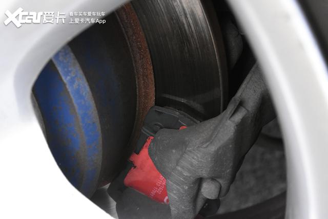 汽车异响原因解决方法_发动机皮带老化异响处理_尼桑帕拉丁发动机响