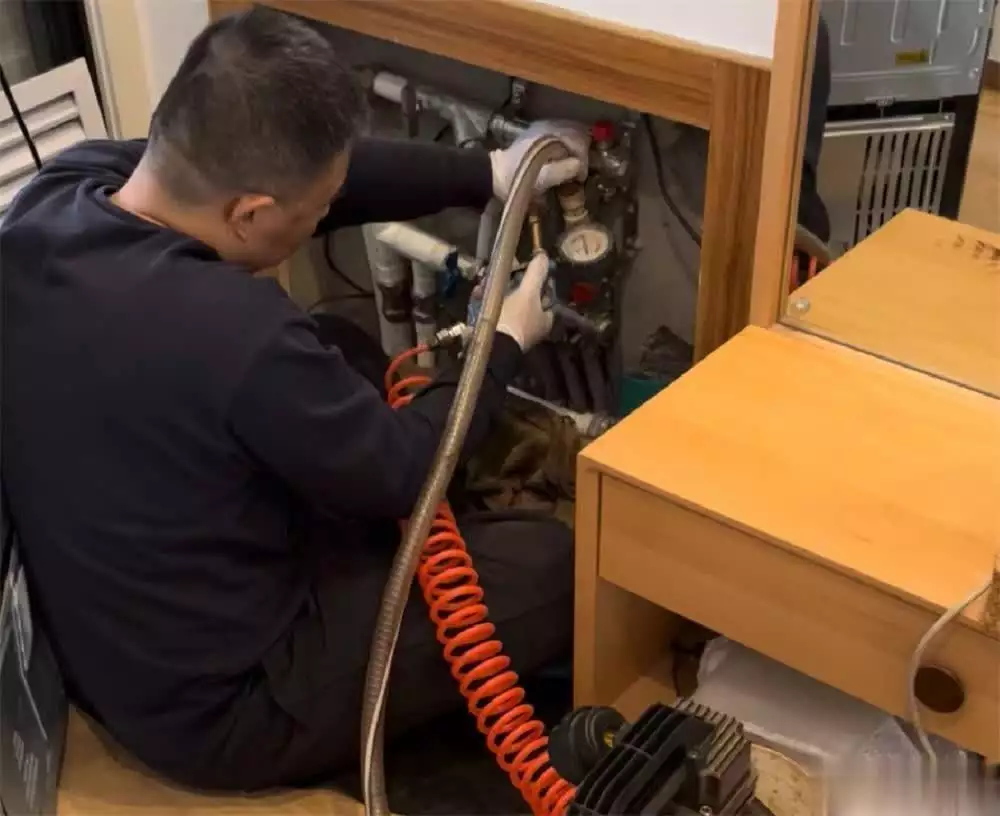 地暖清洗必要性_地暖清洗后好处_地暖过滤网清洗视频