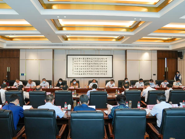 深化职业教育改革 助推经济高质量发展 徐济超带队到周口市漯河市开展职业教育工作调研暨驻豫全国人大代表专题调研(图3) 职业教育产教融合_河南科技职业大学调研_周口科技职业学院升本