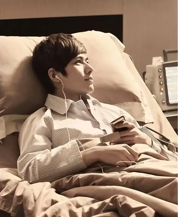 演员陈学冬:两年4次手术,11部作品被下架,如今生活无法自理(图8) 陈学冬作品下架原因_和力辰光传媒陈学冬_陈学冬车祸经历