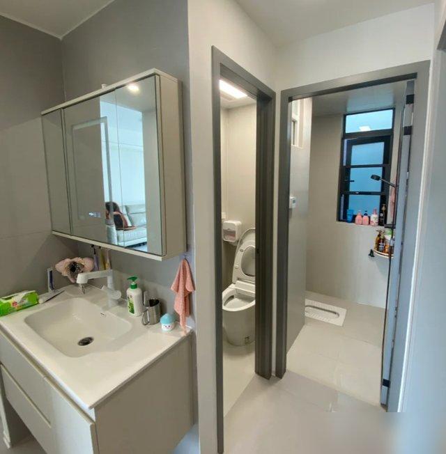 再装修,我一定要把这8个卫生间设计抄回家,少一个都不行(图2) 卫生间双卫改造_装修浴室效果图_悬空卫浴清洁神器