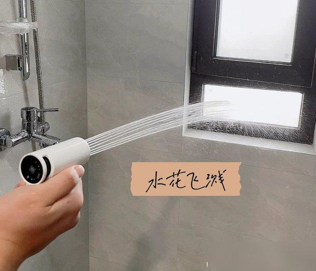 再装修,我一定要把这8个卫生间设计抄回家,少一个都不行(图22) 卫生间双卫改造_悬空卫浴清洁神器_装修浴室效果图