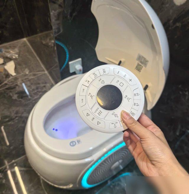 再装修,我一定要把这8个卫生间设计抄回家,少一个都不行(图29) 装修浴室效果图_悬空卫浴清洁神器_卫生间双卫改造