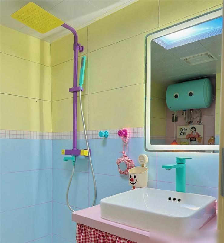 长沙姑娘的4㎡卫生间火了,因“太过小清新”走红,装修得太可爱(图6) 装修浴室效果图_4平米卫生间设计_小卫生间改造技巧